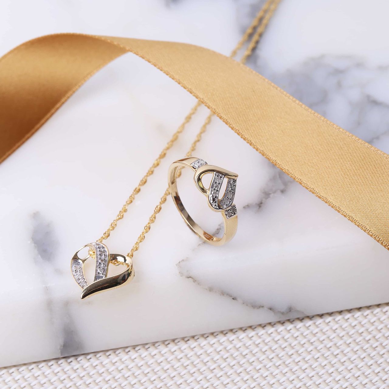 14 karaat gouden ketting hanger hart 7 diamanten 0,03ct voor dames