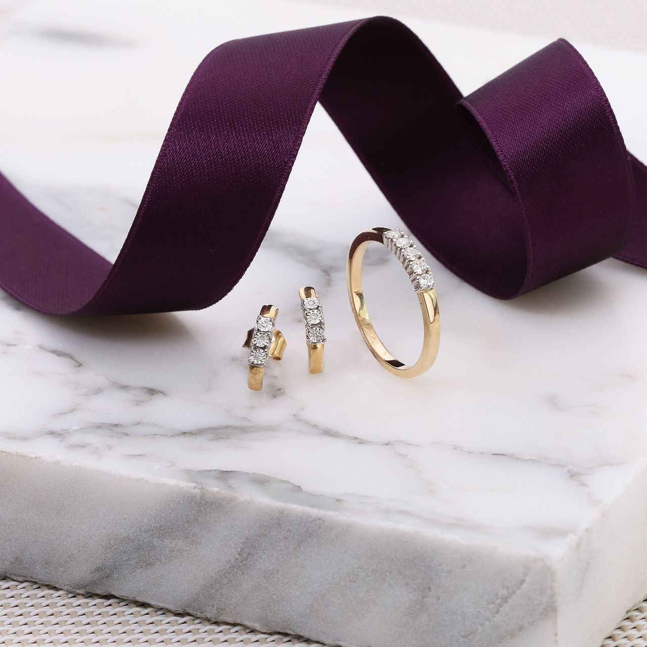 Ohrringe, 585 Gelbgold, mit Diamant 0,02 kt