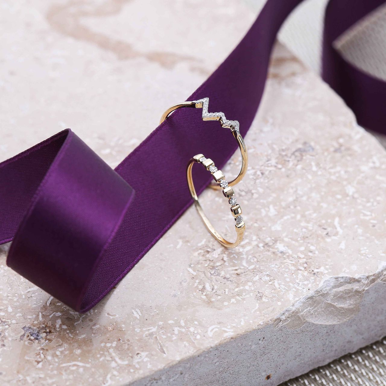 585 Gelbgold-Ring Herzschlag mit Diamanten