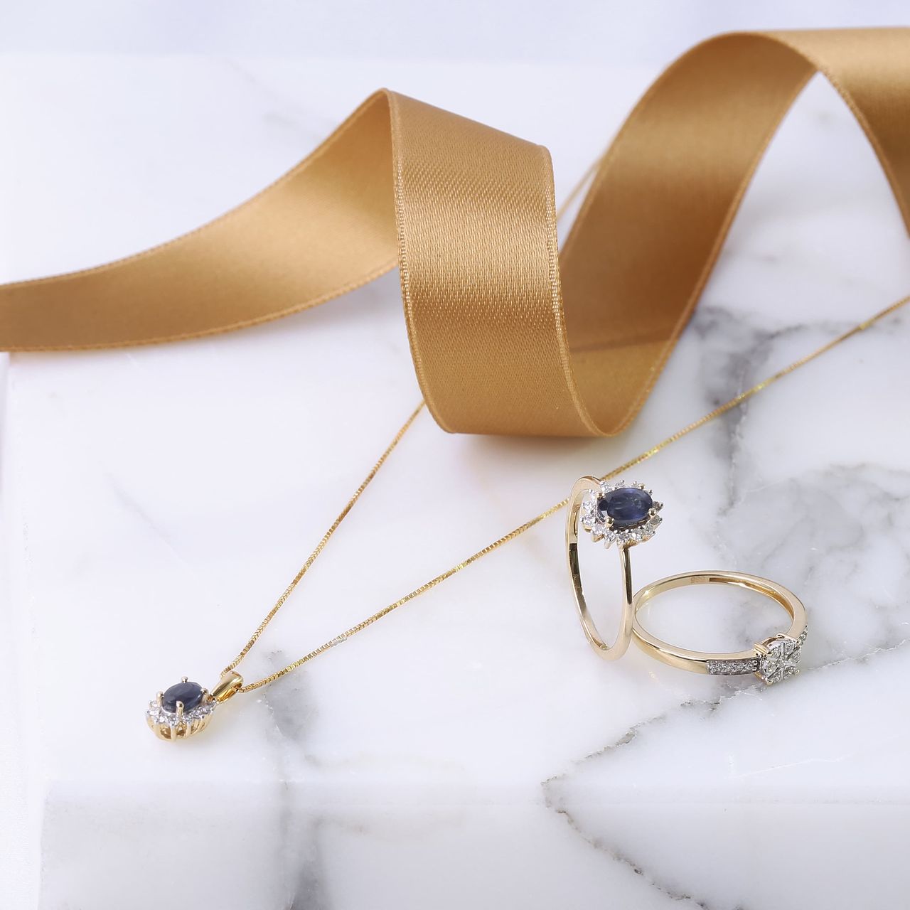 Entourage-Ring, 585 Gelbgold, Diamant 0,09 kt