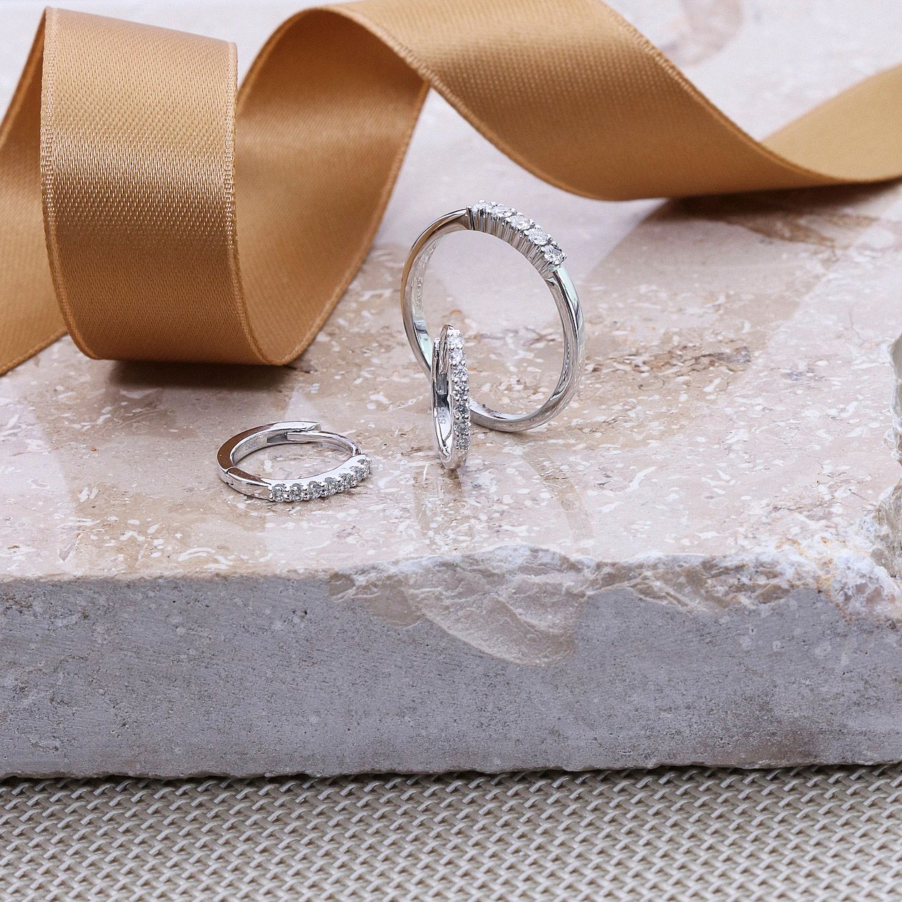 Ohrringe, 585 Weißgold, mit Diamant 0,15 kt