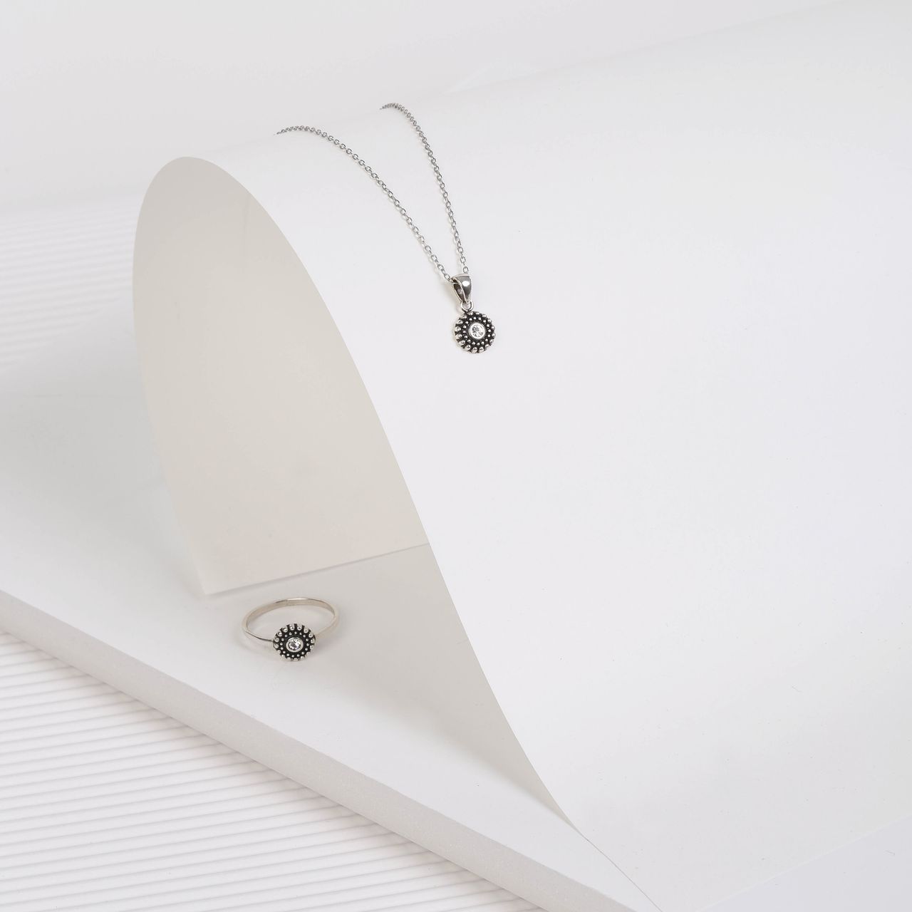 Zilveren ketting&hanger Bali met kristal