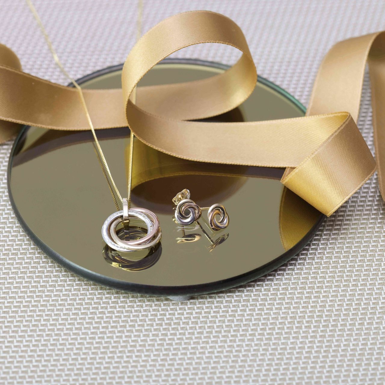 14 karaat gouden tricolor oorknoppen voor dames