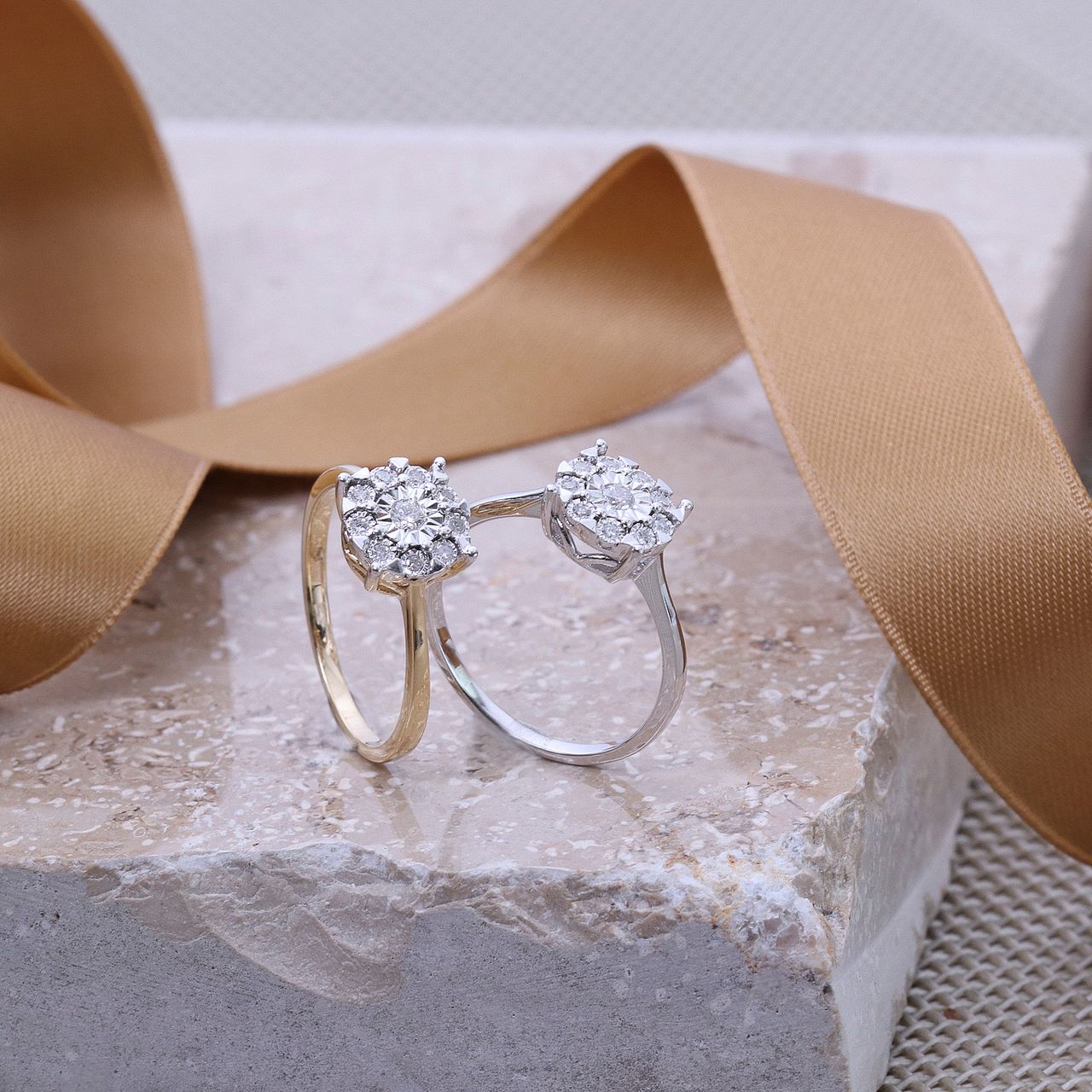 14 Karaat geelgouden ring met 10 diamanten 0,10ct