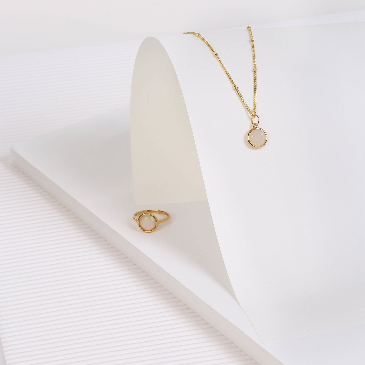 Zilveren ring gold Gemstone moonstone