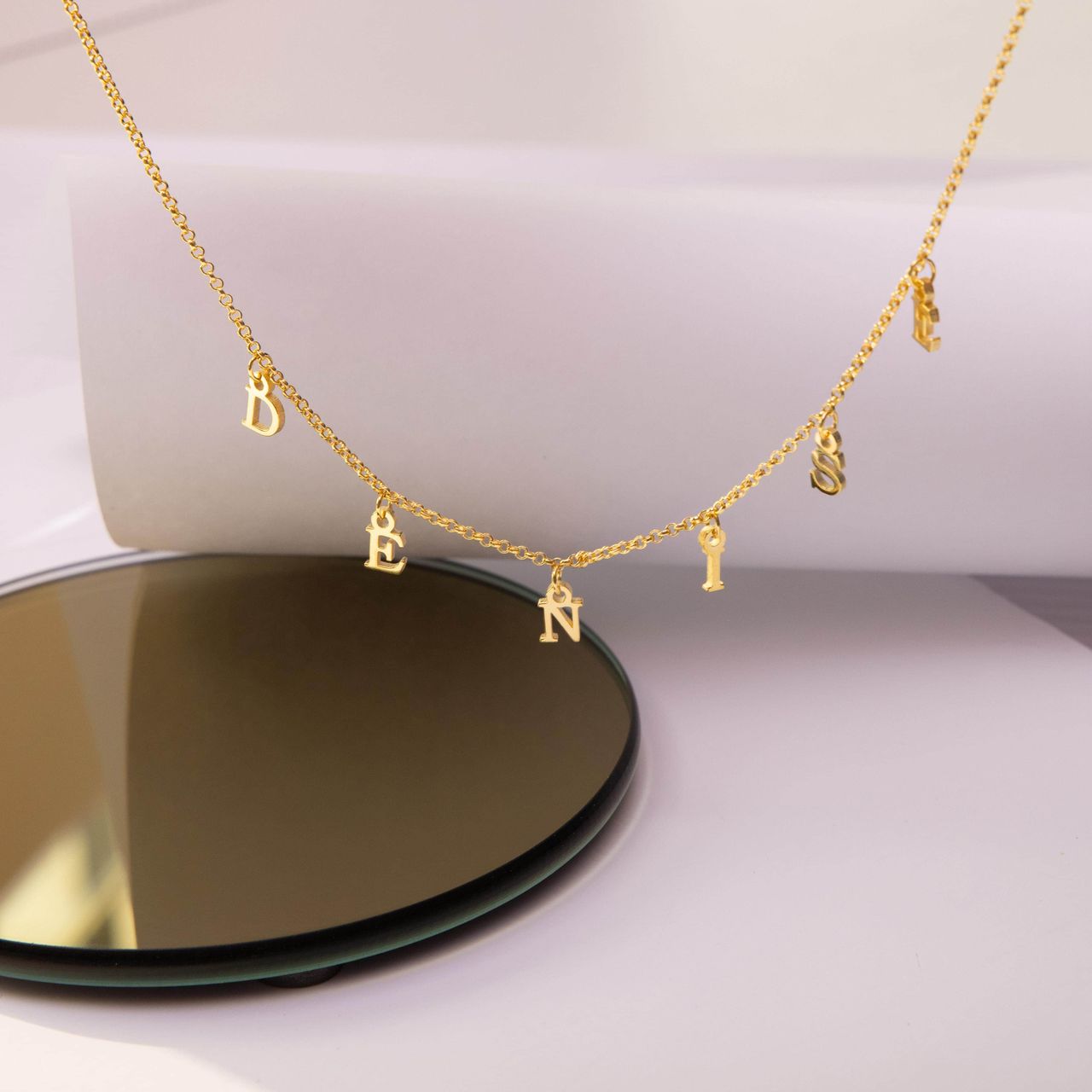 Zilveren naamchoker goldplated bedel letters voor dames