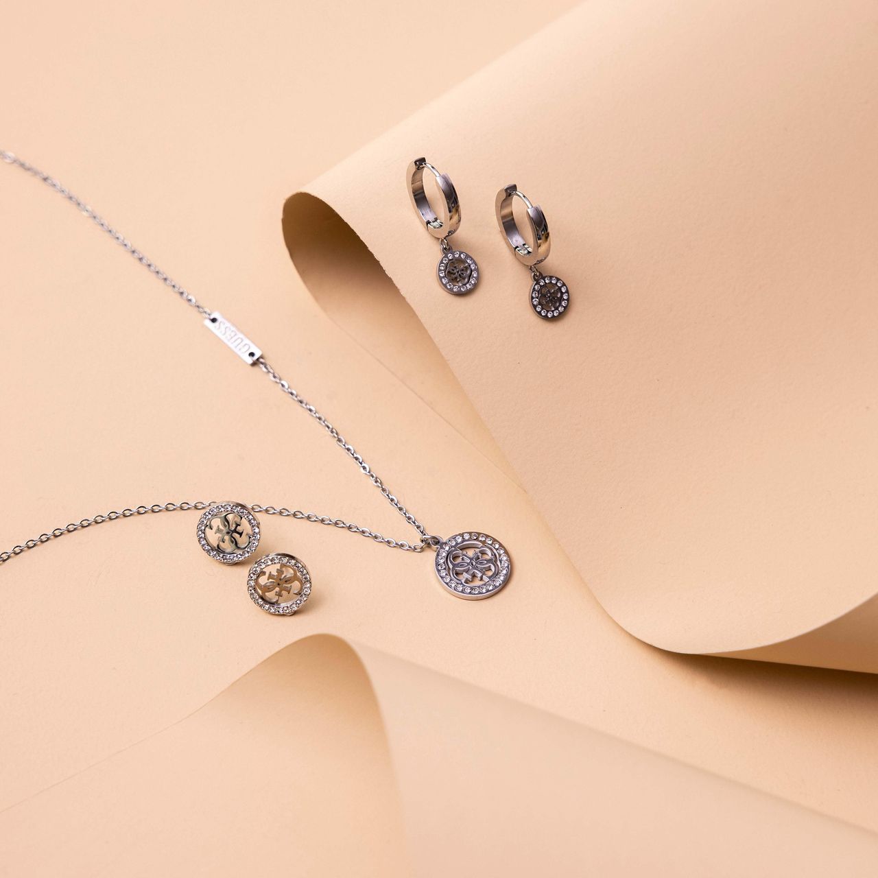 Guess stalen ketting met hanger 4g logo voor dames