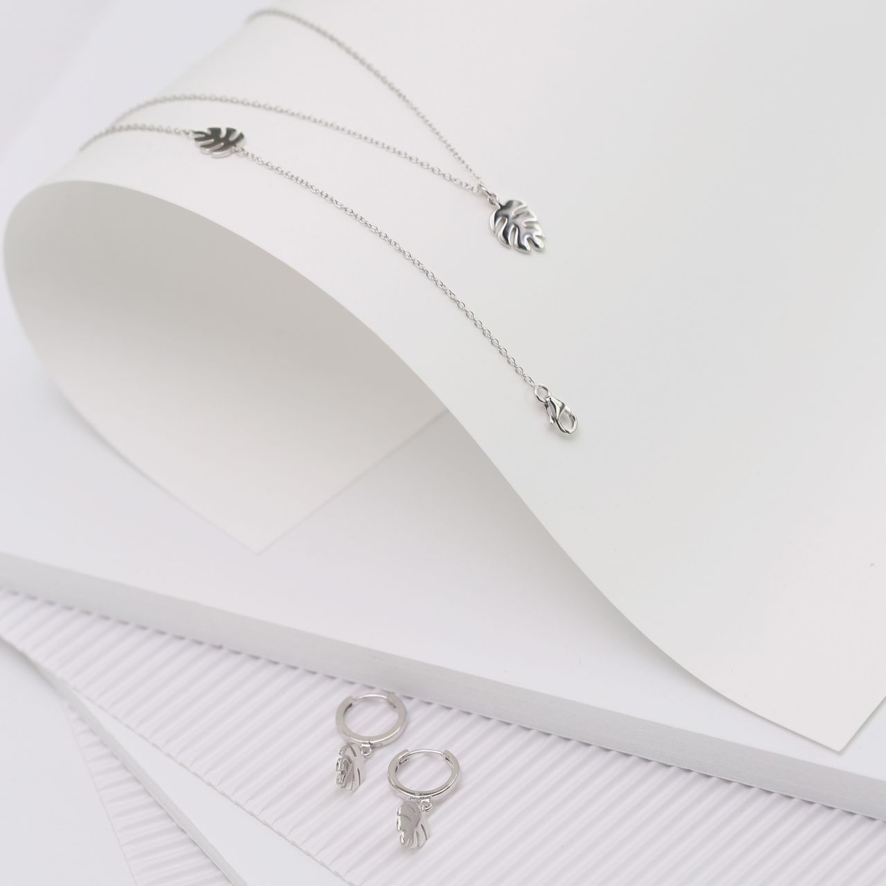 Ohrringe, 925 Silber, mit Anhänger, Blatt