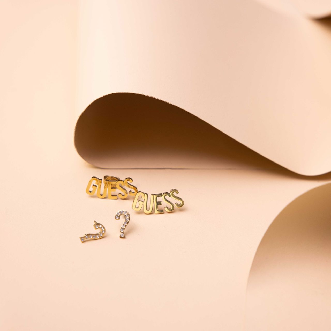 Guess stainless steel goldplated oorknoppen voor dames