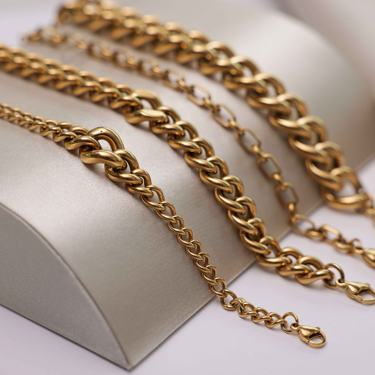 Stainless steel goldplated fantasiearmband voor dames