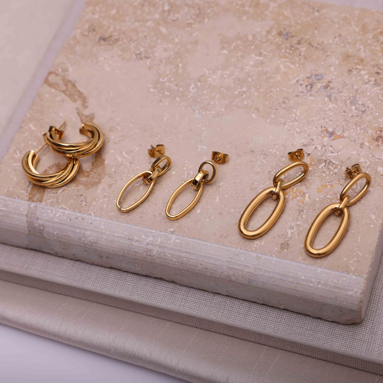 Camille gerecycled stainless steel 18 karaat goldplated oorhangers voor dames