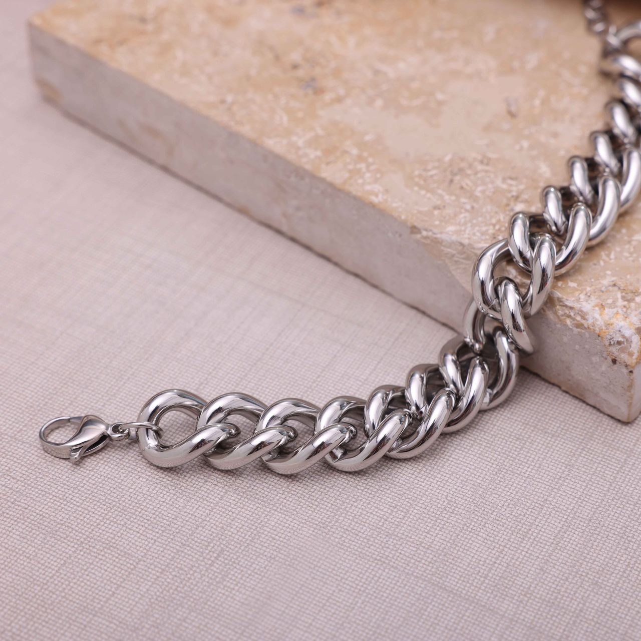 Gerecycleerd stainless steel armband laetitia