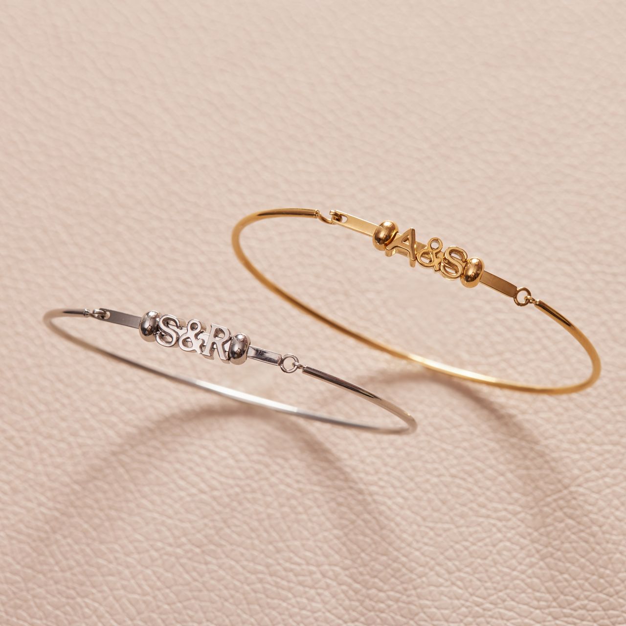 Gerecycleerd stainless steel goldplated charm &