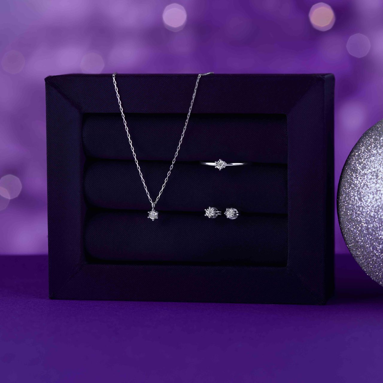 14 karaat witgouden collier solitair diamant (0,025ct)