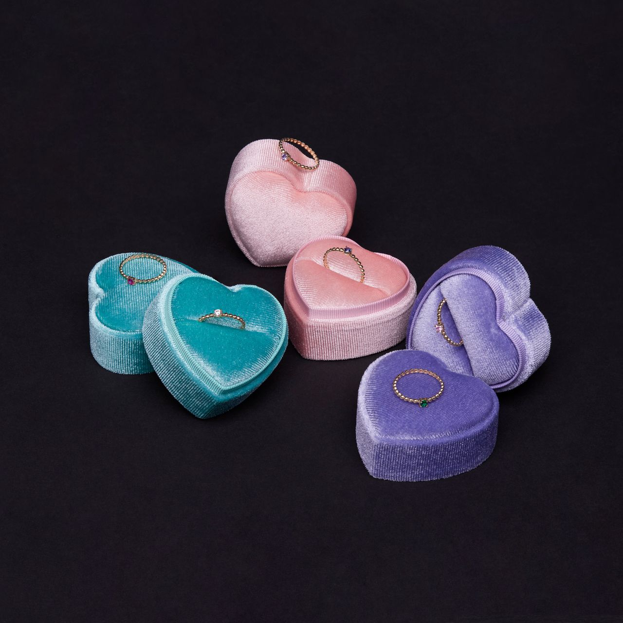 9 karaat geelgouden ring met licht roze zirkonia