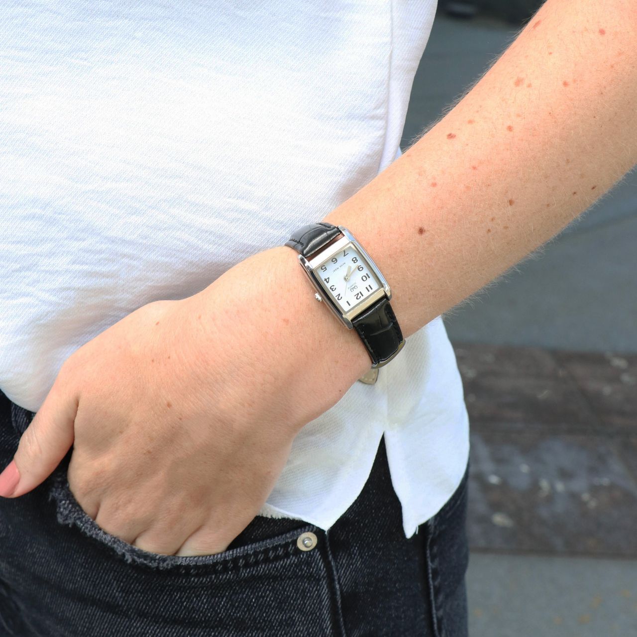 Q&Q Armbanduhr VG32J304Y