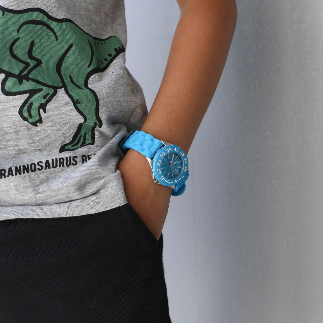 Regal-Kinderuhr mit blauem Band R37800-333