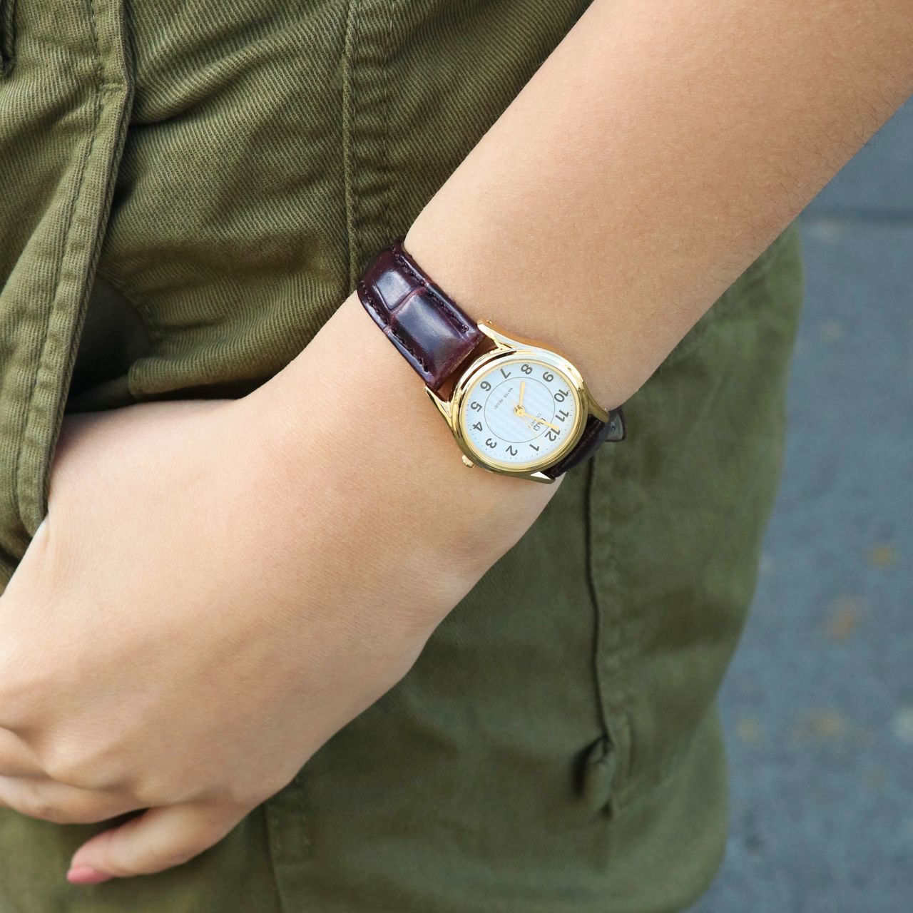 Q&Q Armbanduhr VG67J104Y
