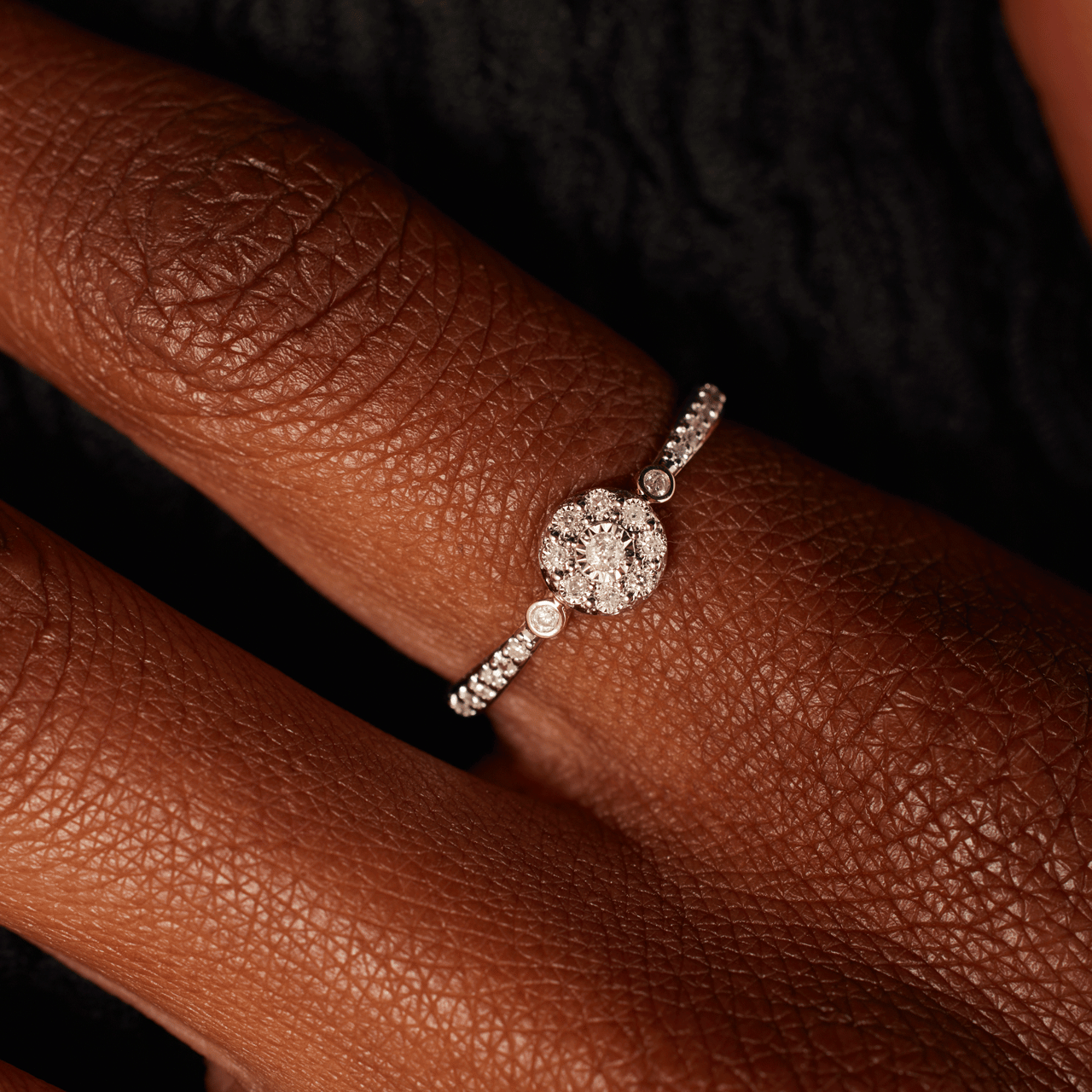 Entourage-Ring aus 585 Gelbgold, 23 Diamanten 0,10 ct