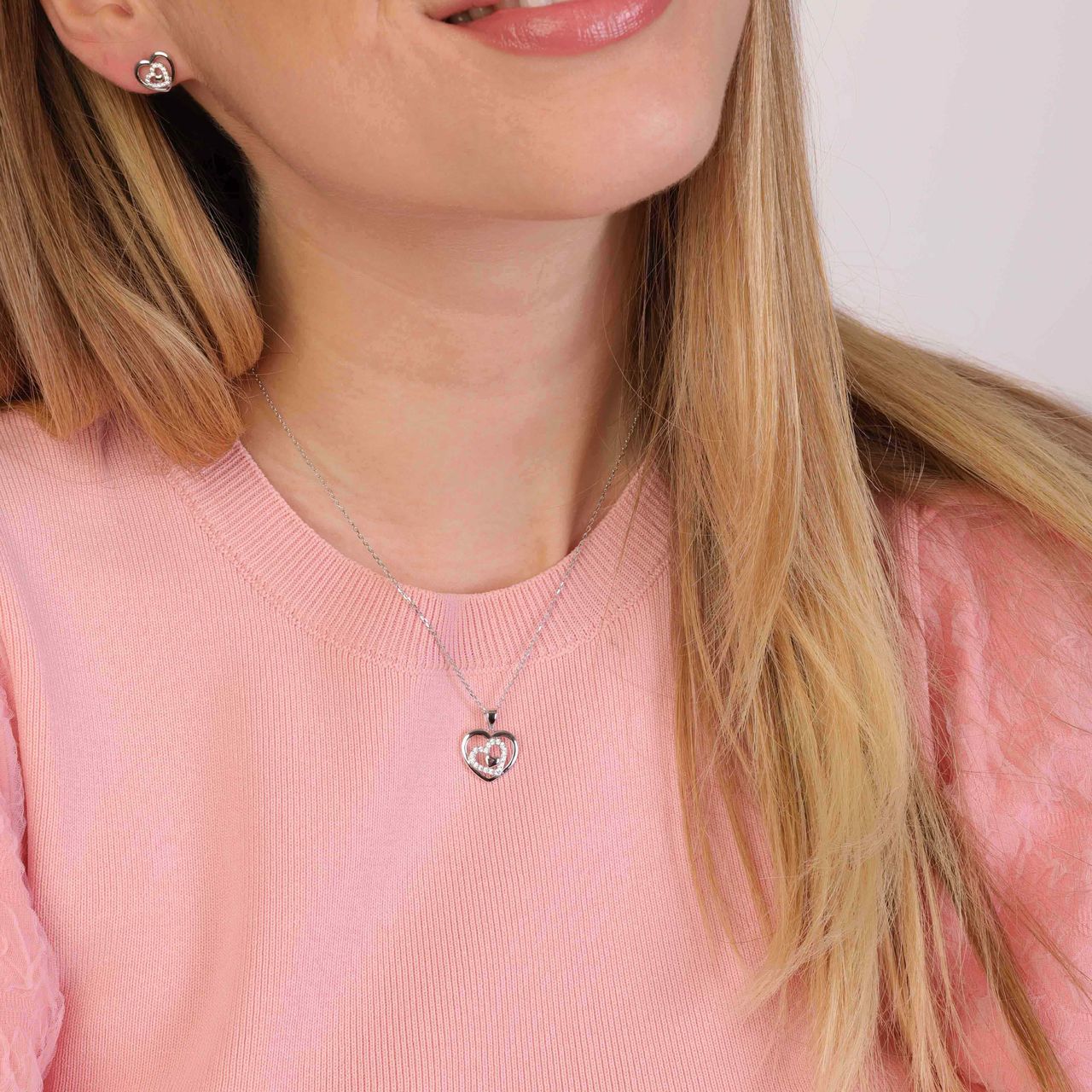 Silberkette mit zirkoniabesetztem Herzanhänger