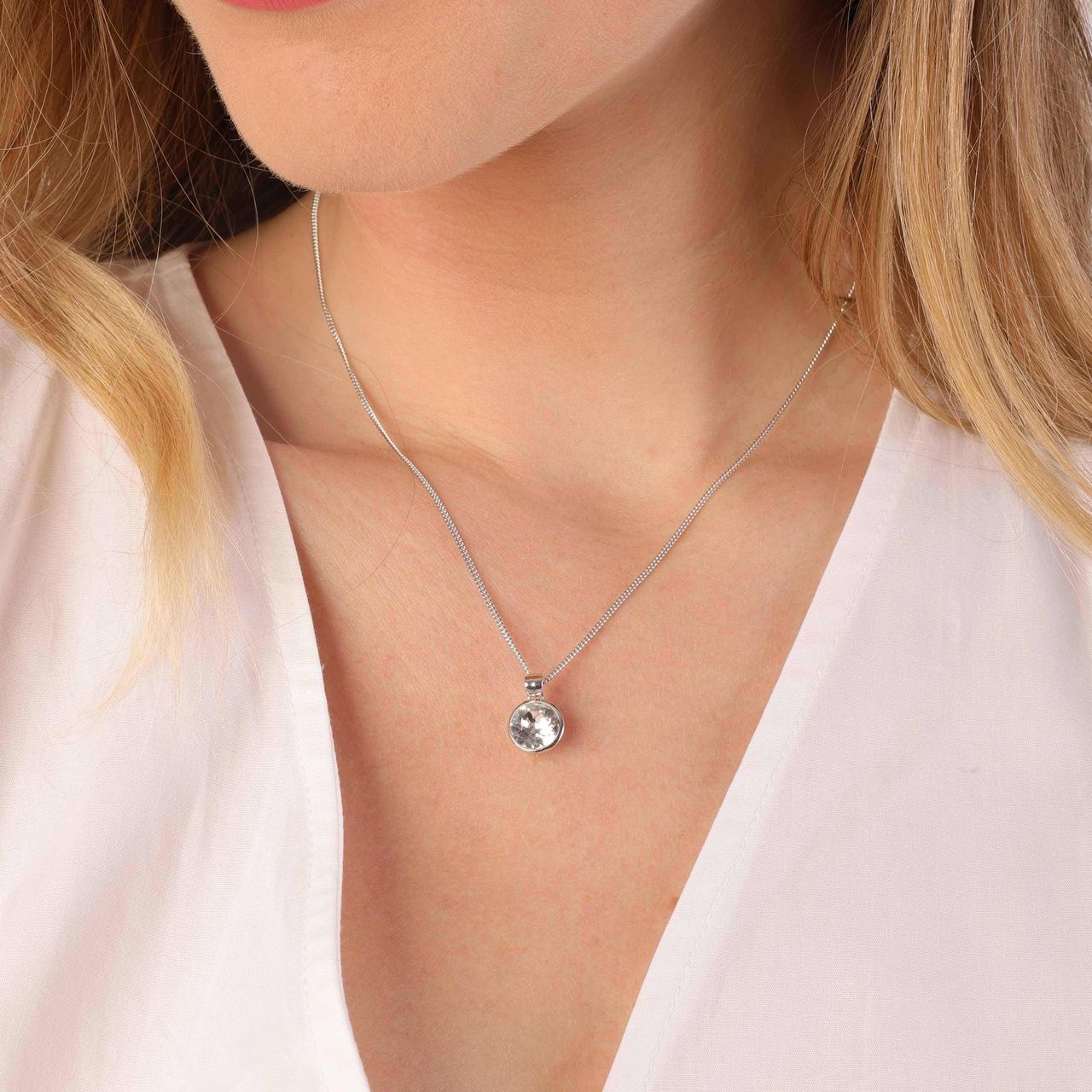 Zilveren ketting met hanger kristal