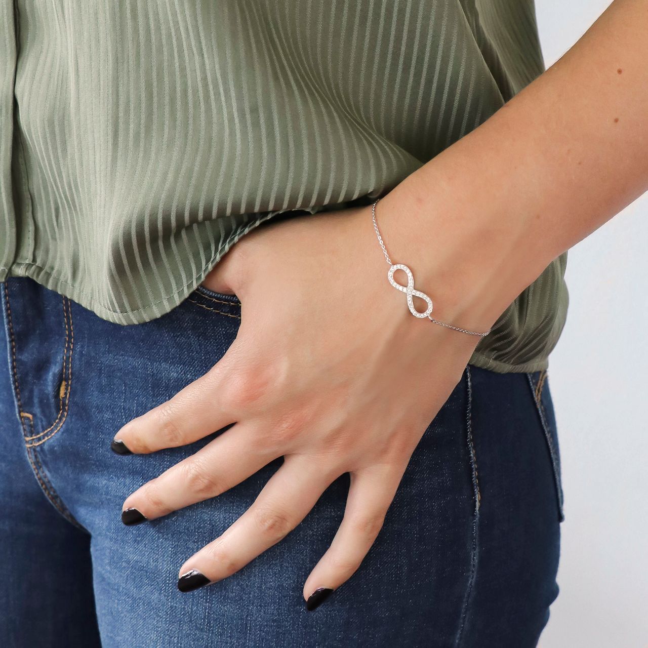 Zilveren armband infinity met zirkonia