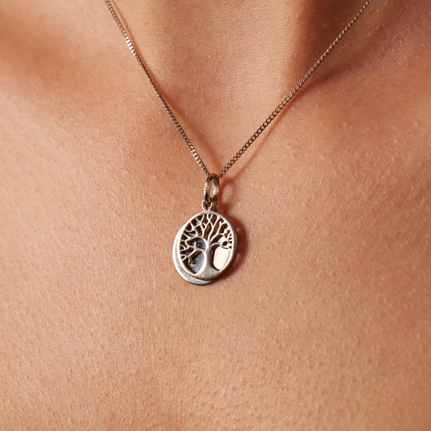 Zilveren collier met hanger levensboom voor dames