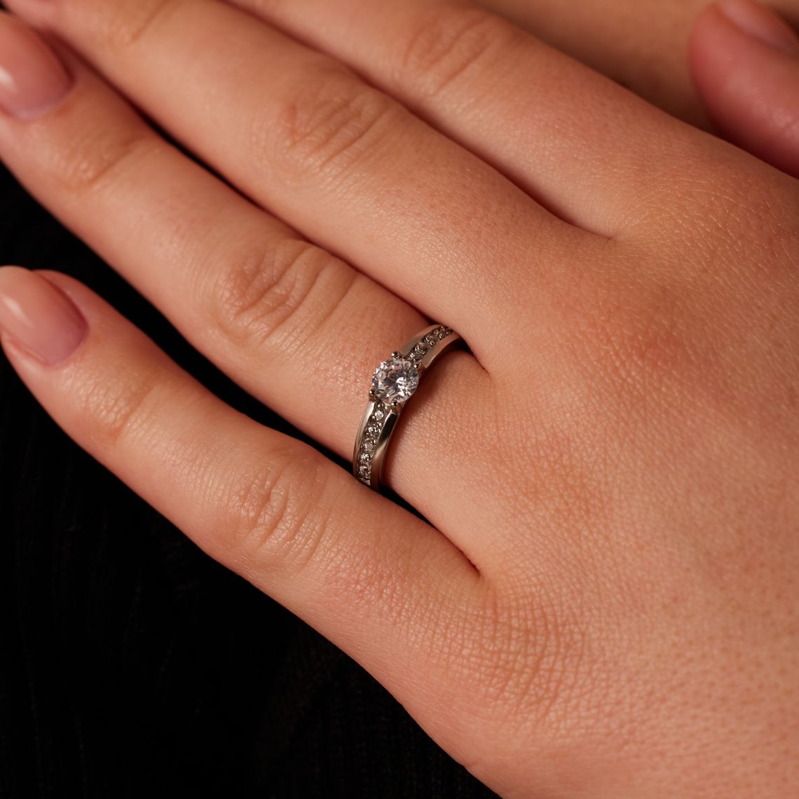 Stainless steel dames ring met zirkonia