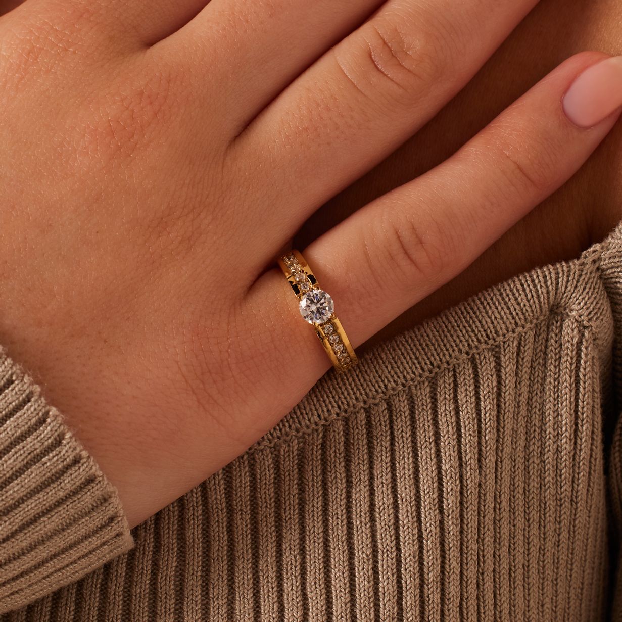 Gerecycleerd stalen goldplated aanzoeksring florence  zirkonia