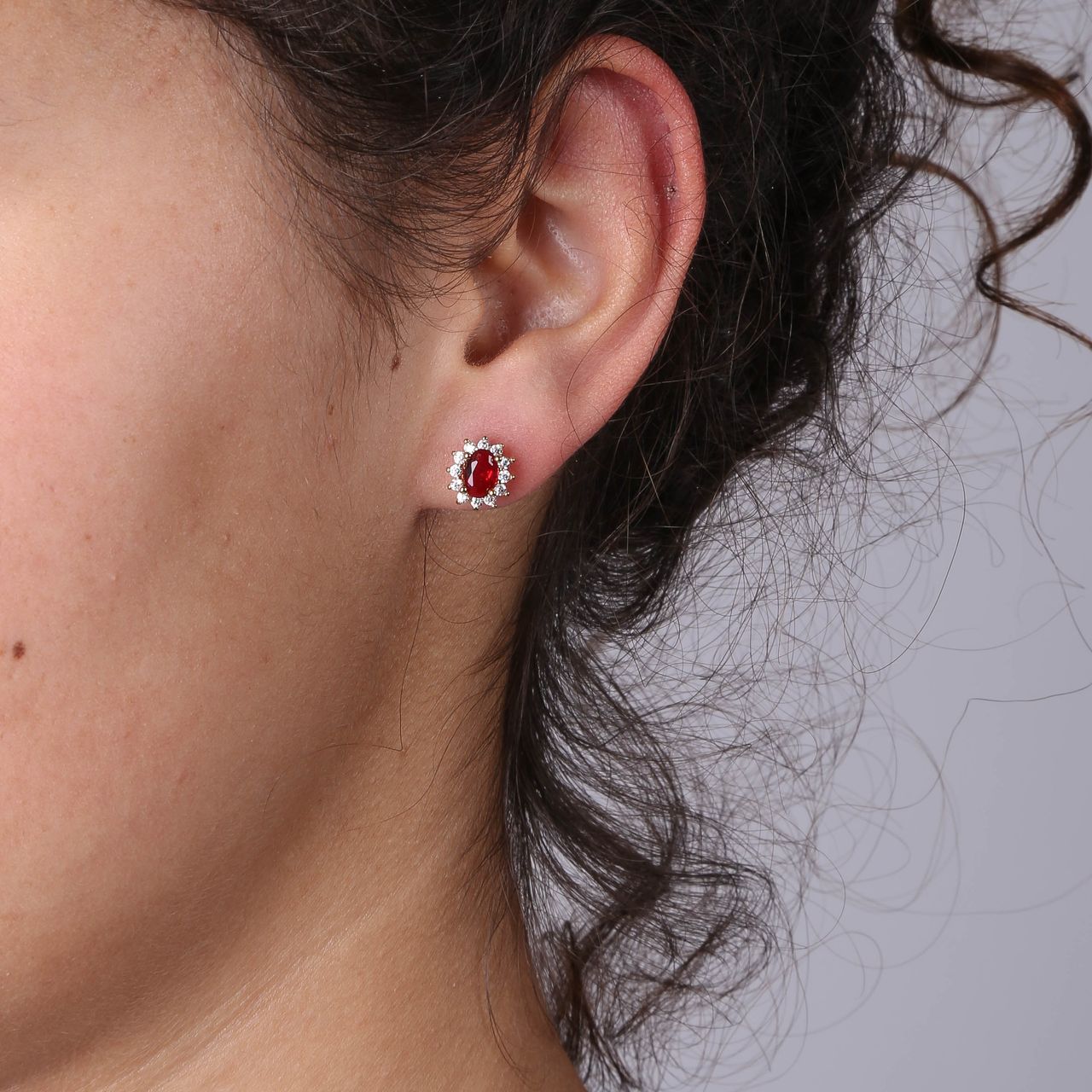 Goldplated oorbellen ruby met zirkonia