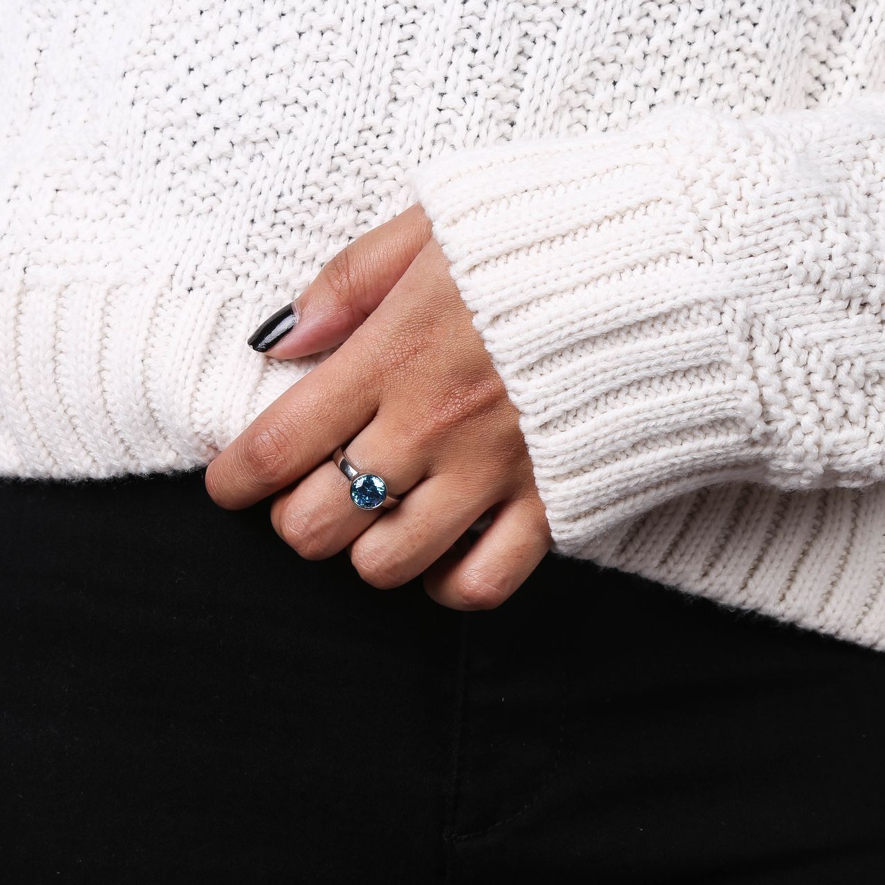 Gerecycled stalen ring met aqua zirkonia