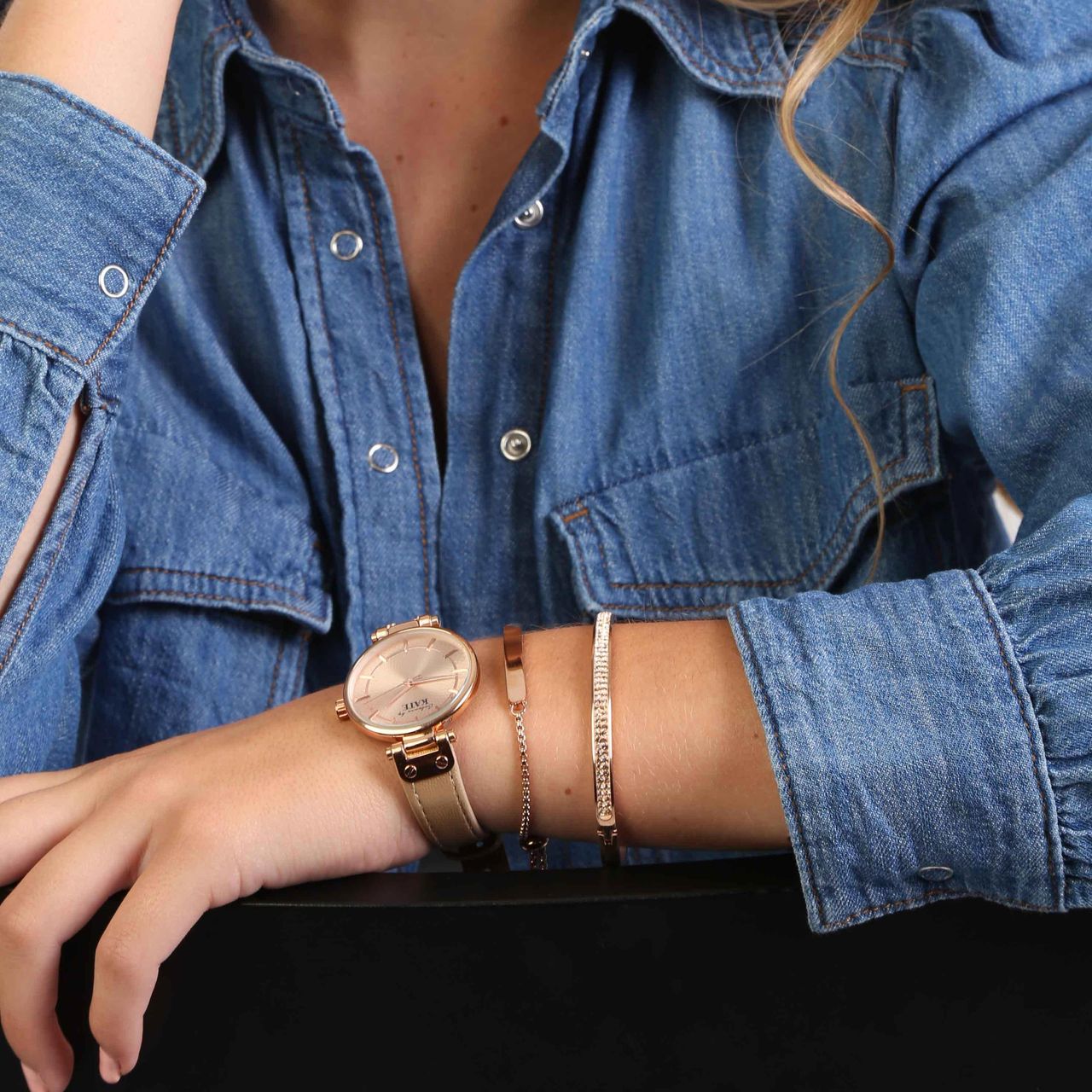 Stainless steel roséplated bangle met kristal voor dames