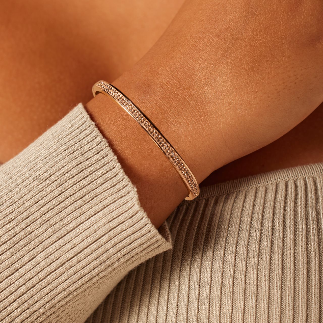 Gerecycleerd stainless steel armband roseplated light peach kristal