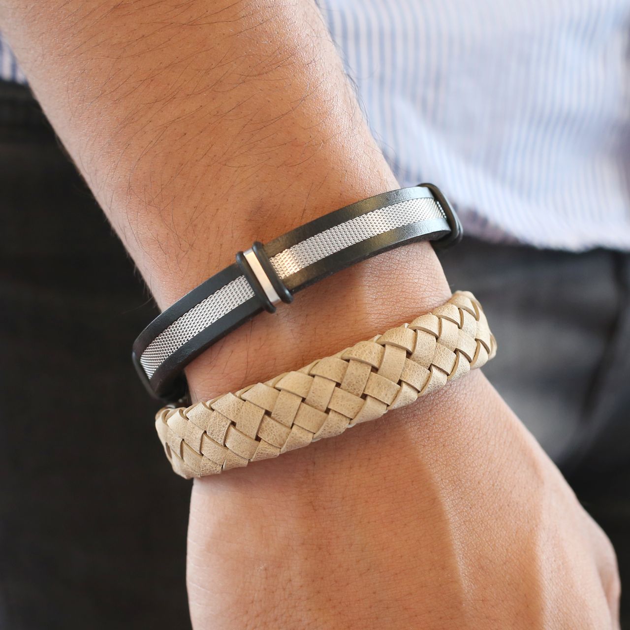 Herrenarmband aus Edelstahl mit geflochtenem Leder in Beige