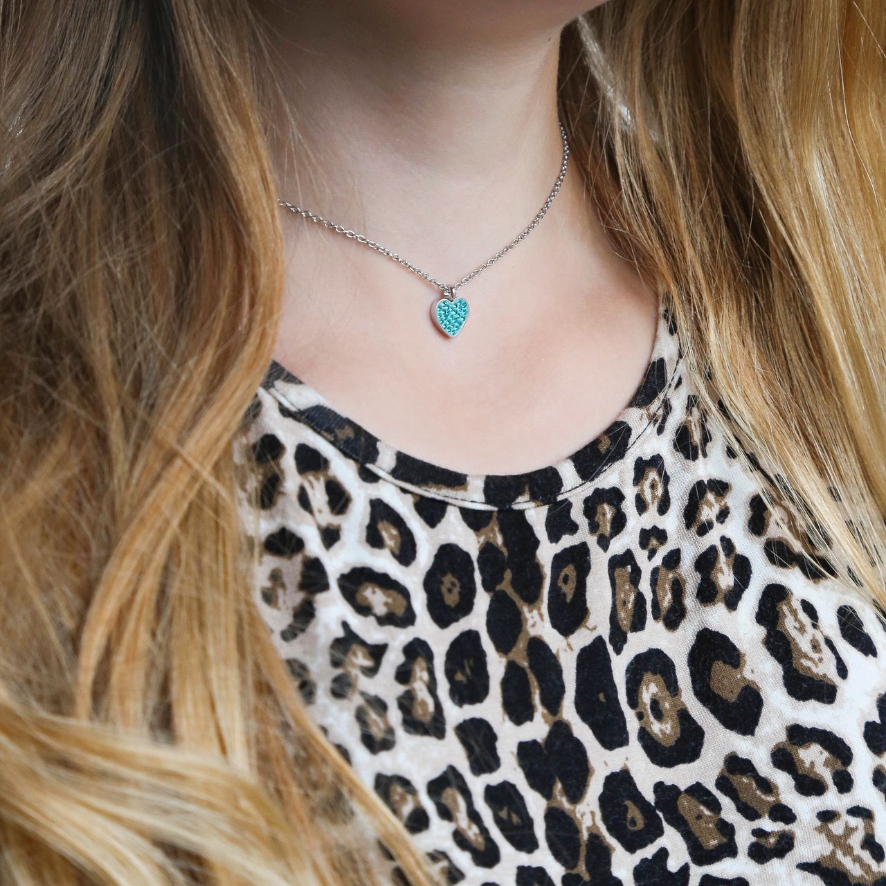Kinderhalskette mit Herz aus Edelstahl mit blauem Zirkon-Kristall