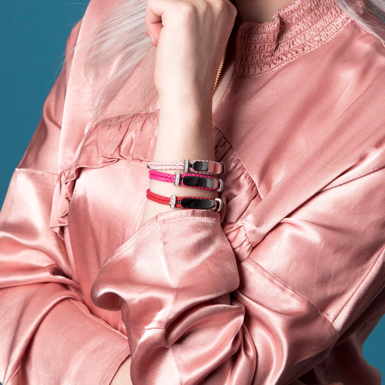 Gerecycled stalen plaatarmband leer roze met kristal