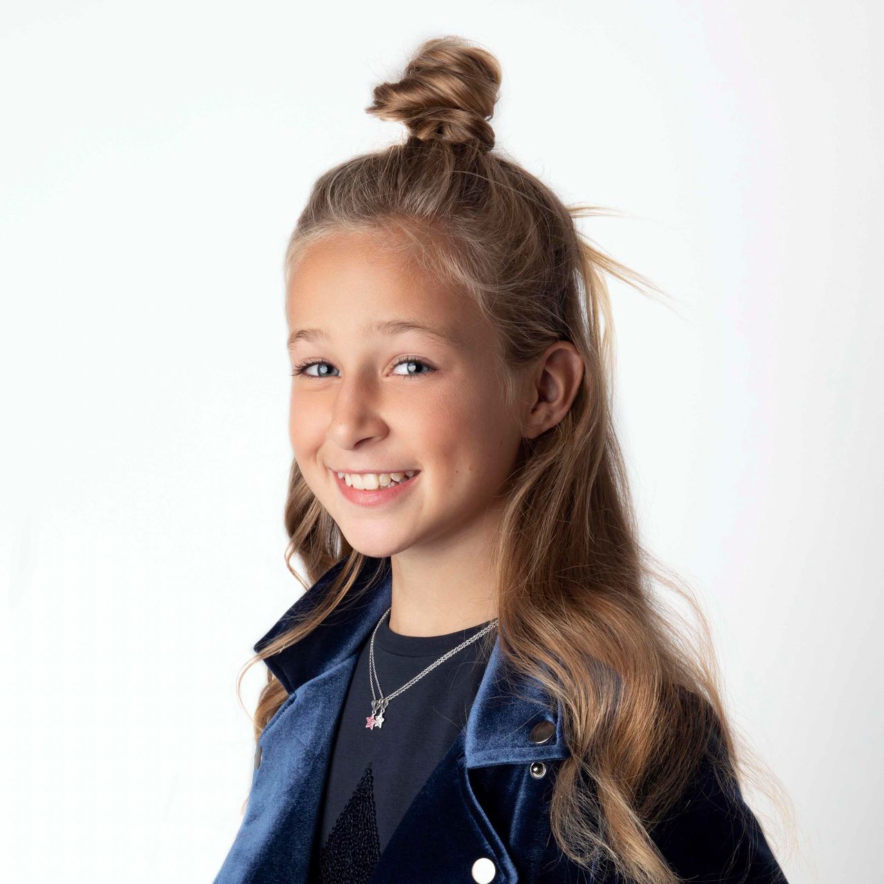 Silberne Kinderhalskette Stern mit hellrosa Kristall