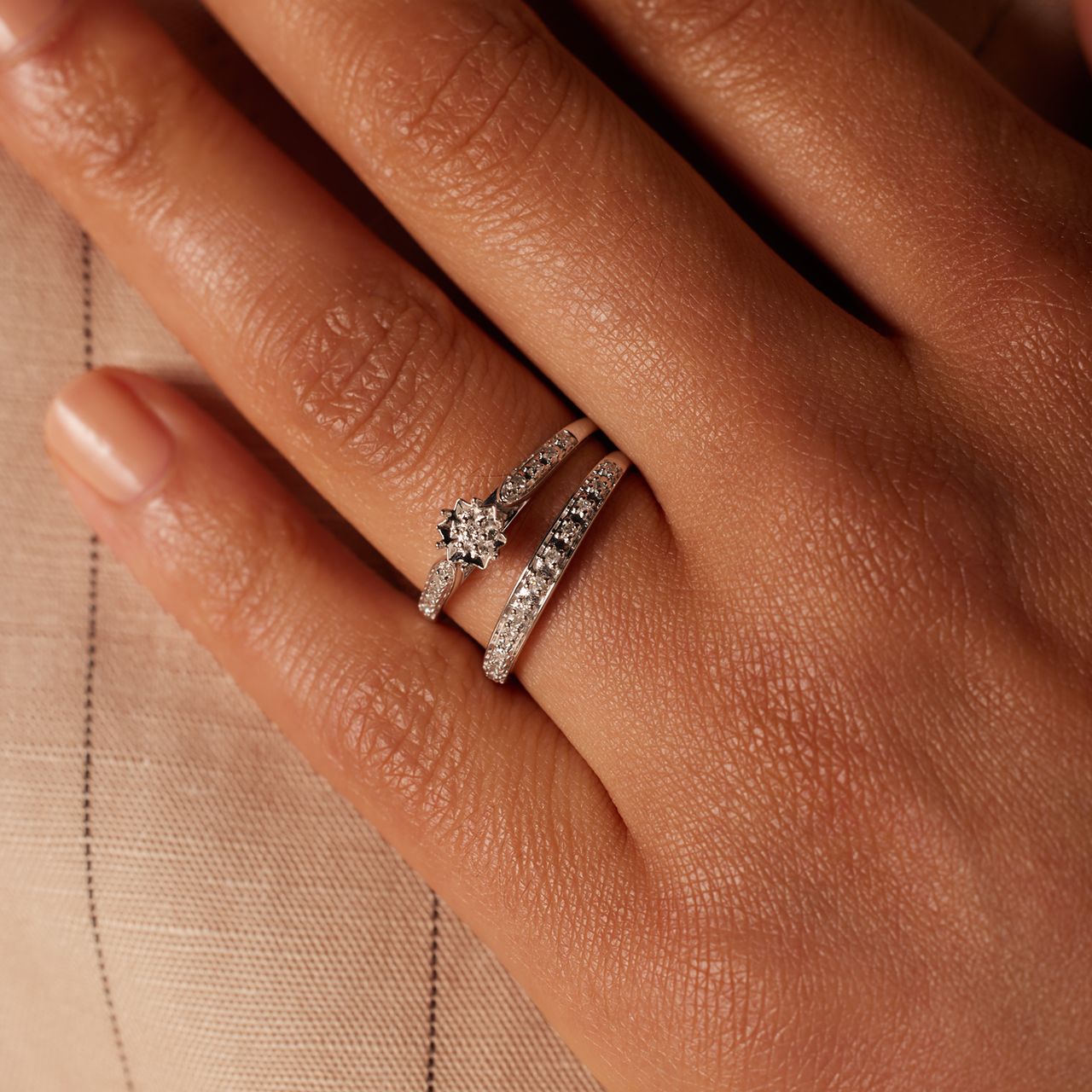 14 K witgouden dubbele ring 20 diamanten 0,10ct