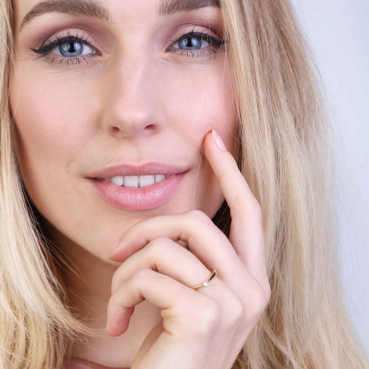 Geelgouden solitair ring met diamant (0,02ct.)