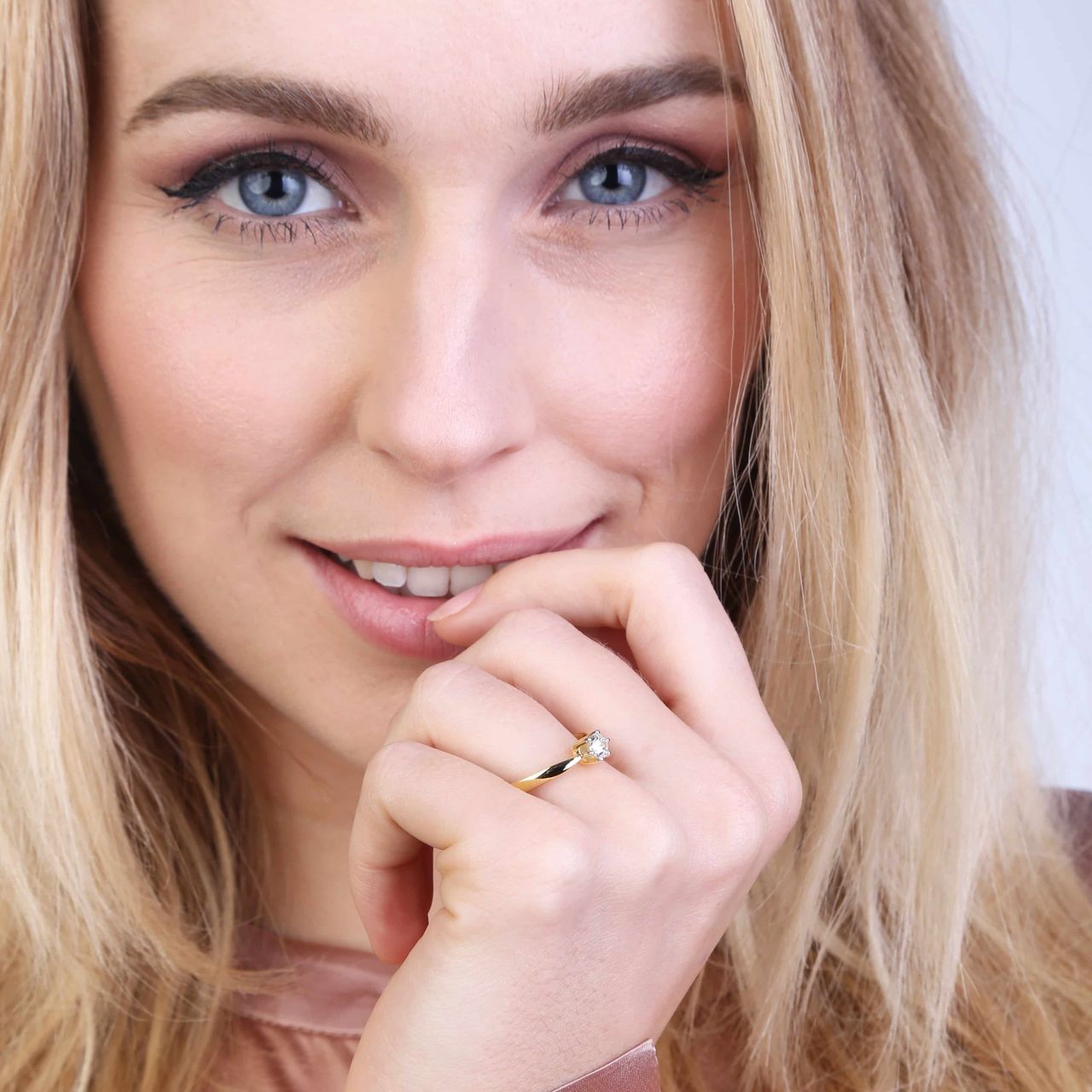 Geelgouden solitair ring met diamant (0,20ct.)