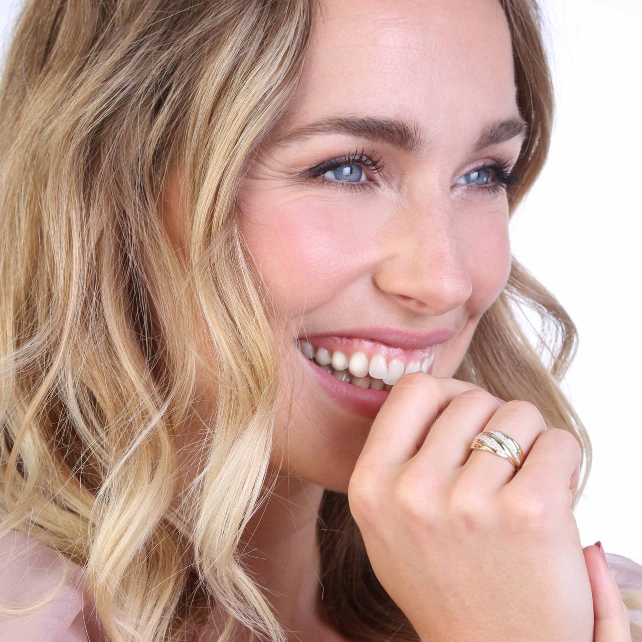 14 Karaat geelgouden ring met 56 diamanten 0,15ct