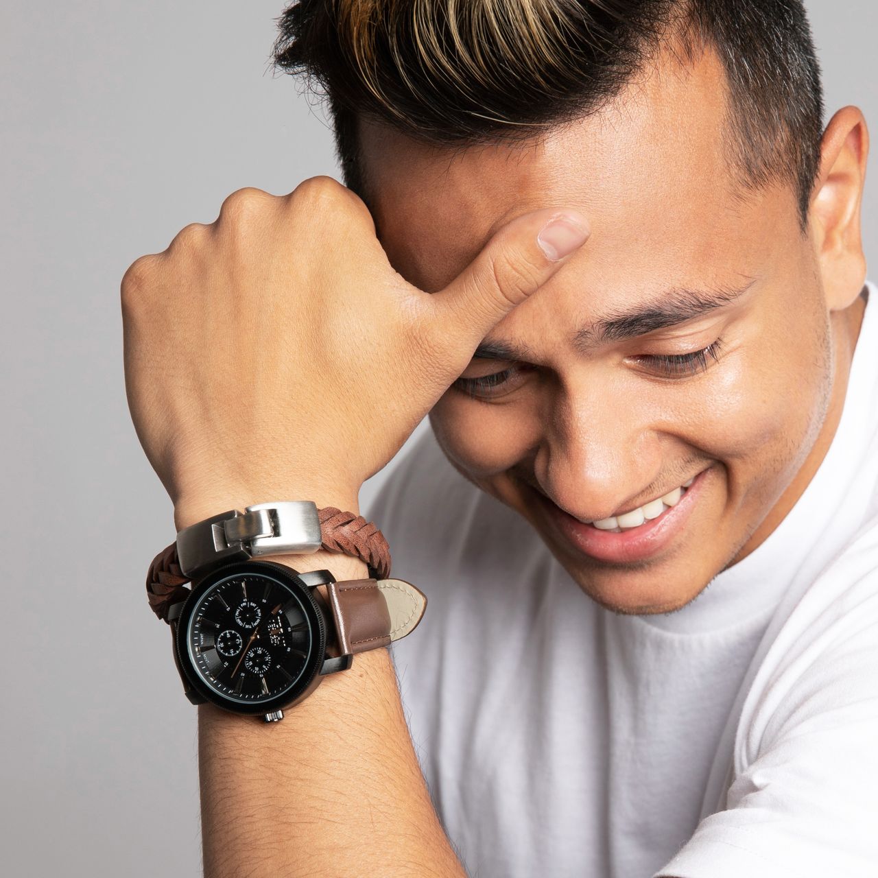 Edelstahl-Herrenarmband mit geflochtenem Leder in Cognac
