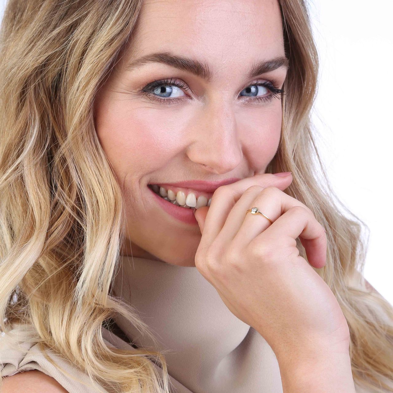 14 Karaat geelgouden ring met diamant 0,01ct
