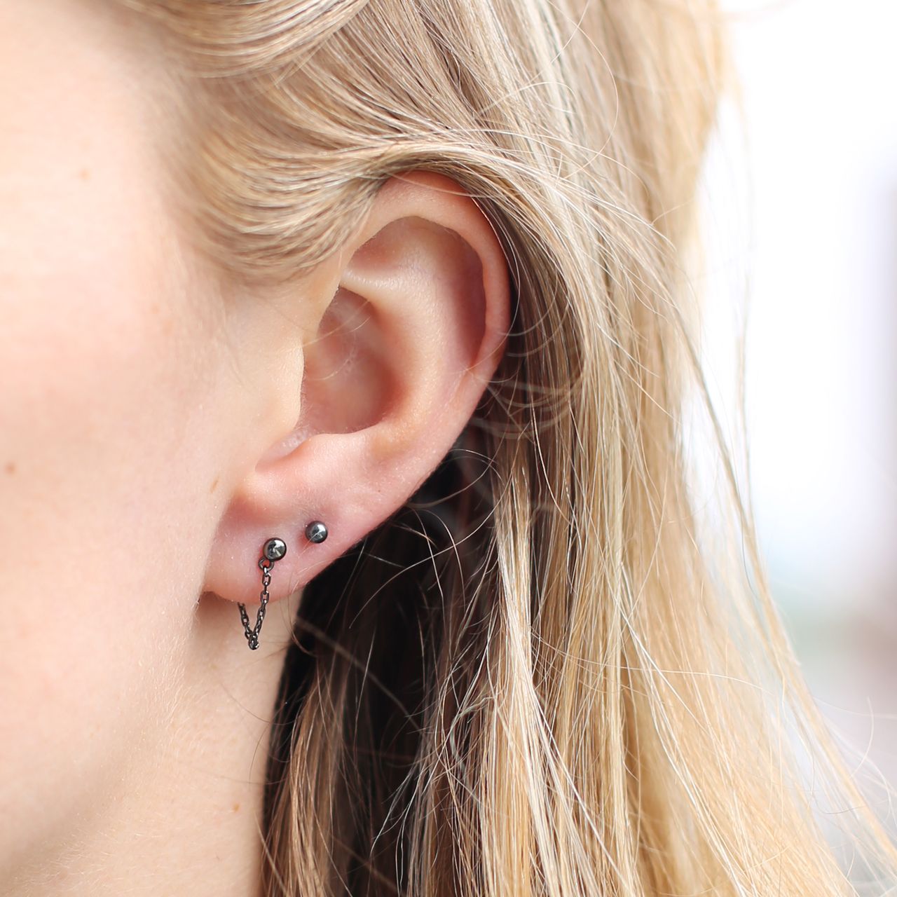 Zilveren blackplated oorknoppen voor dames