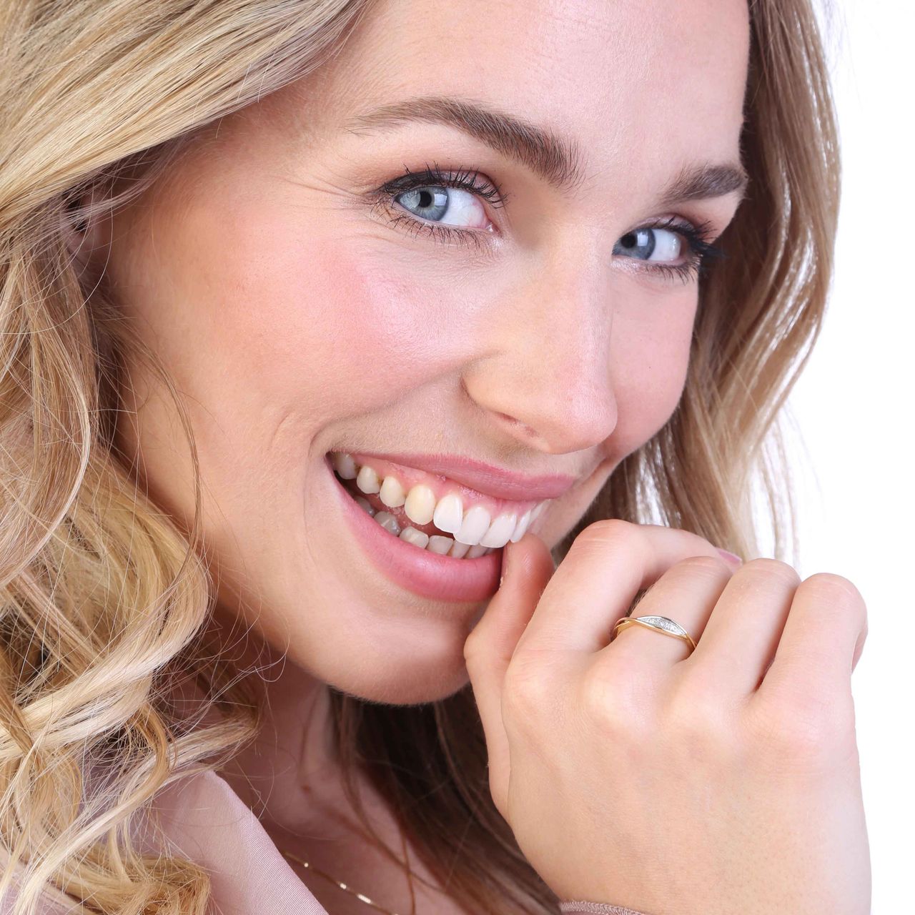 14 Karaat geelgouden ring  met 7 diamanten 0,02ct