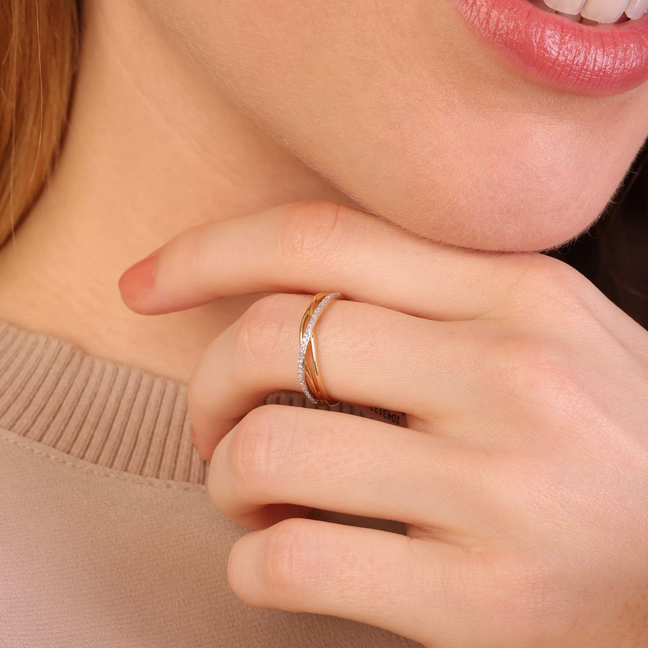 585 Gelbgold-Ring mit Diamant