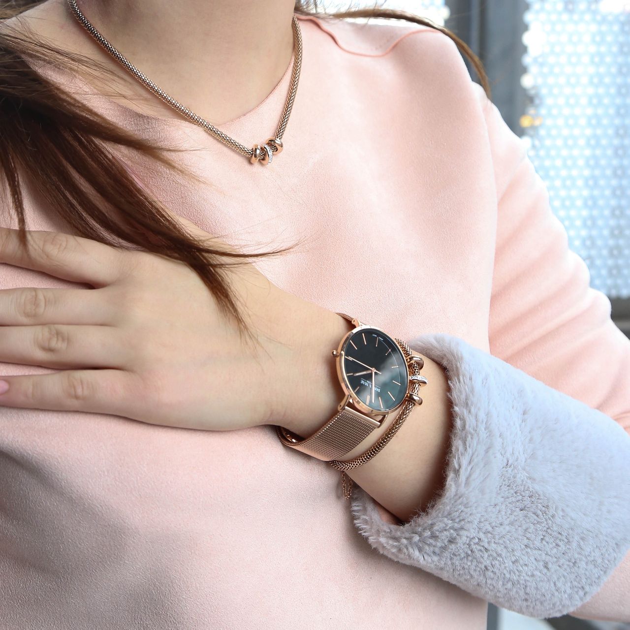 Stainless steel roséplated cadeauset met horloge met zwart kristal voor dames