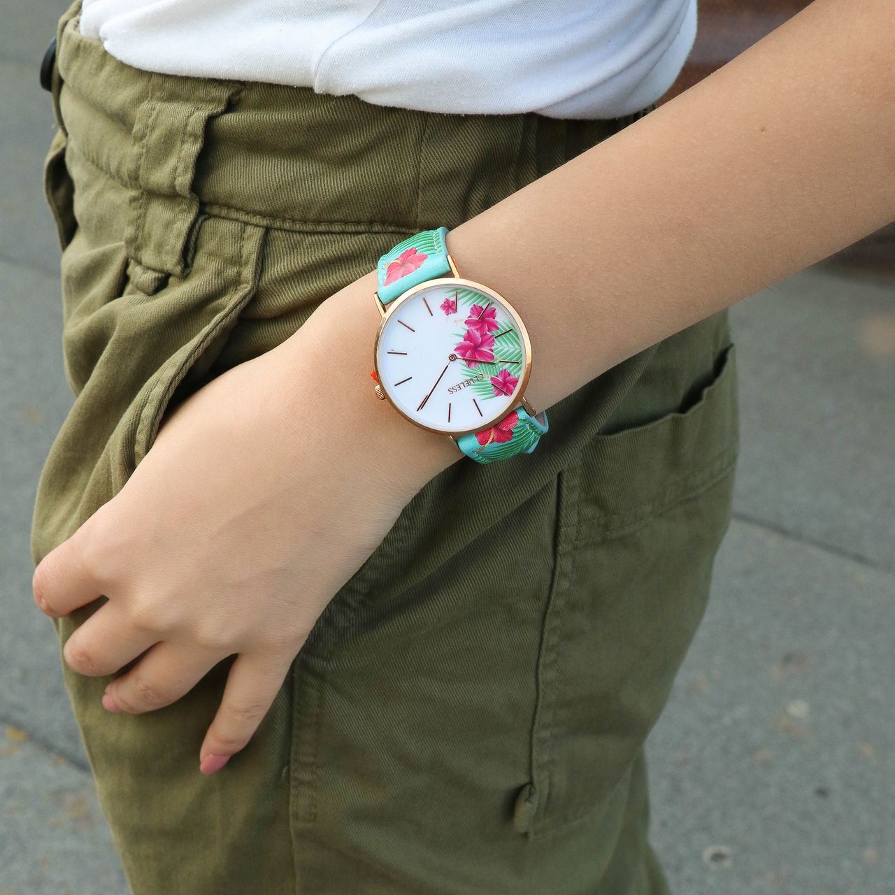 Clueless horloge met multicolor leren band