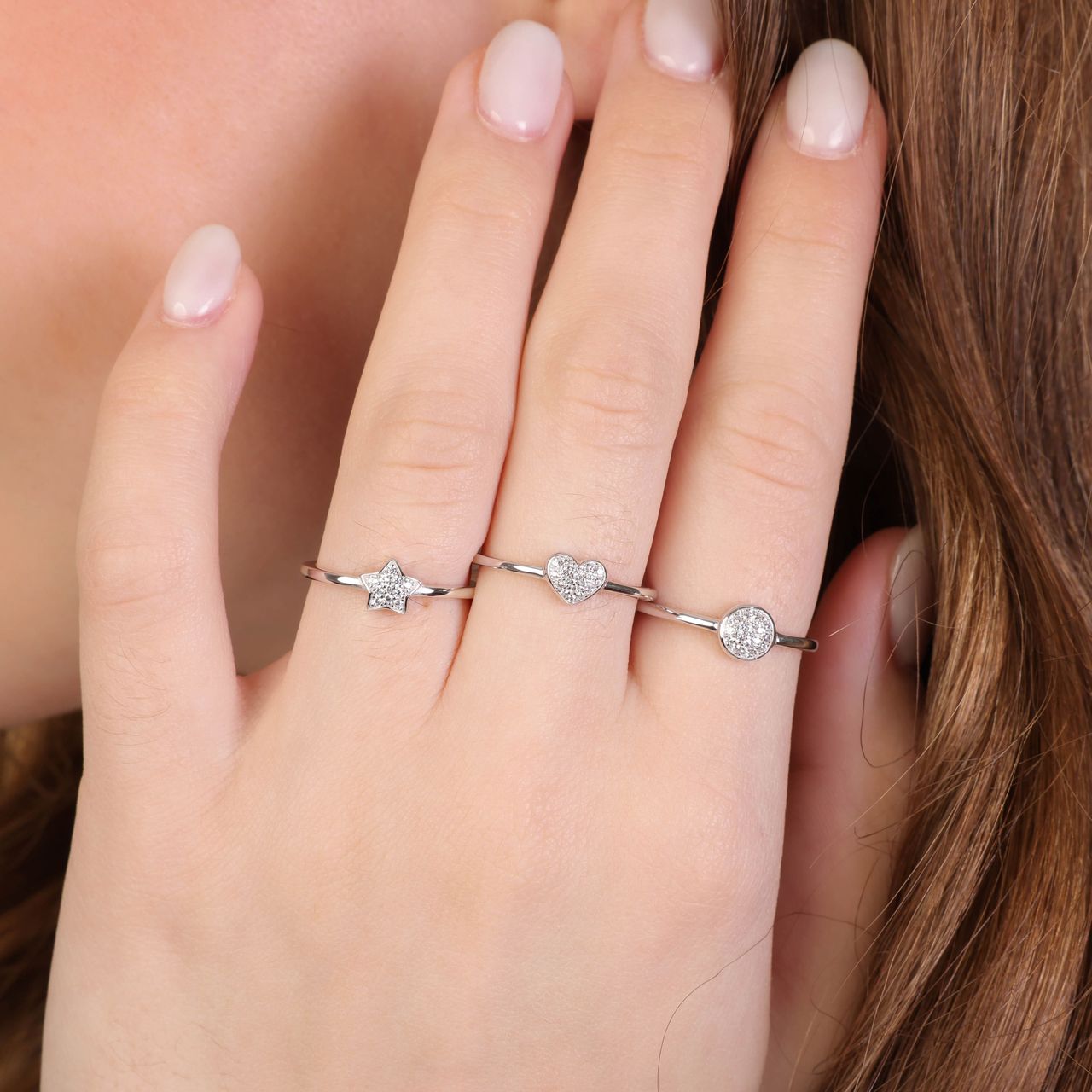 Zilveren ring rond met zirkonia