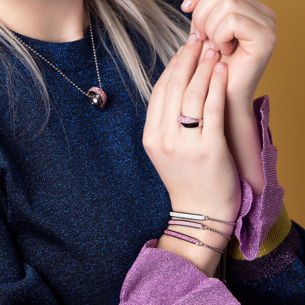 Gerecycleerd stalen plaatarmband pink kristal